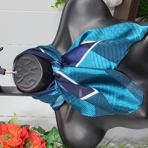 Vintage Striped Sheer Scarf - Picture 4 of 8